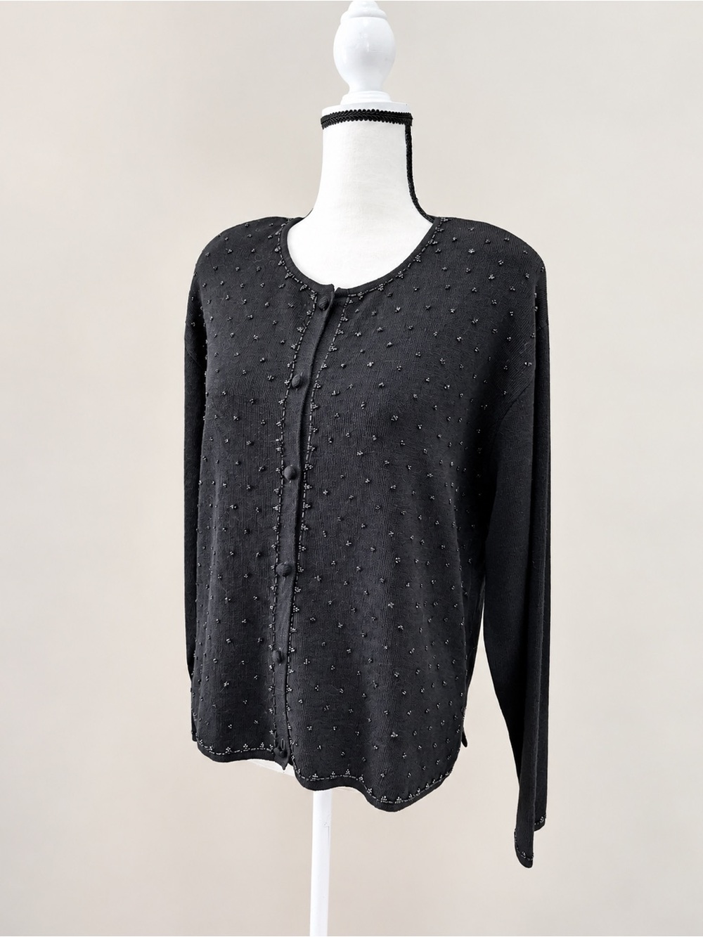 ANDREA JOVINE/WOMAN/SWEATER/CARDIGAN/SEED BEADS/BUTTONS/BLACK/PLUS 18 OR 20/